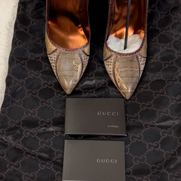 GUCCI Python Printed Pumps 💗 - Picture 7 of 12